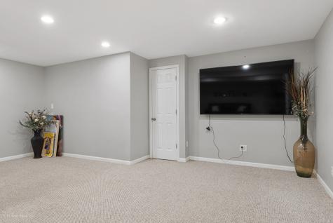1195 Masters Parkway Aurora IL 60506