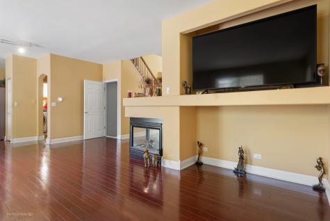 1195 Masters Parkway Aurora IL 60506