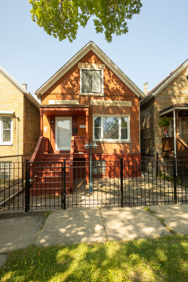440 West 45th Street Chicago IL 60609