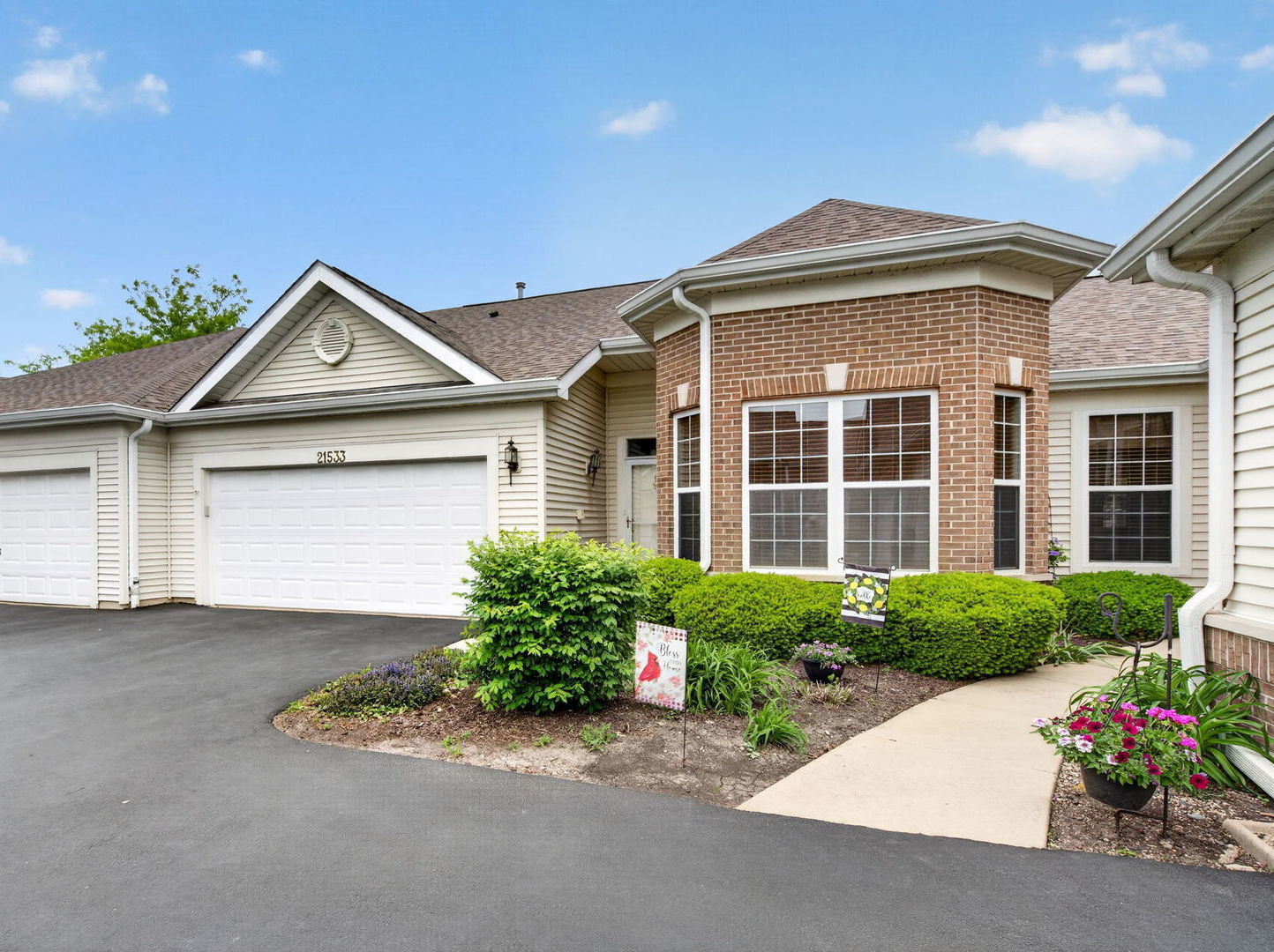 21533 Papoose Lake Court Crest Hill IL 60403