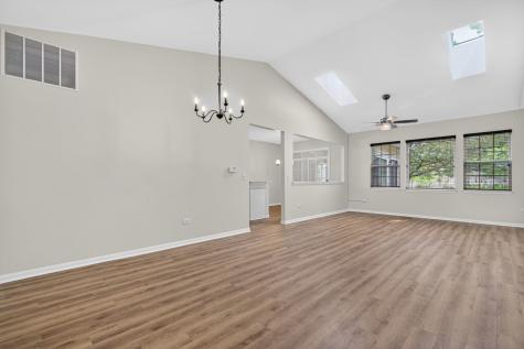 21533 Papoose Lake Court Crest Hill IL 60403