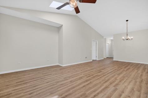 21533 Papoose Lake Court Crest Hill IL 60403