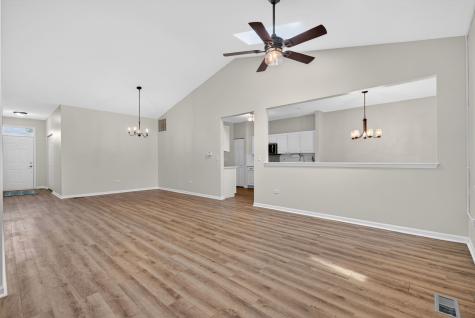 21533 Papoose Lake Court Crest Hill IL 60403