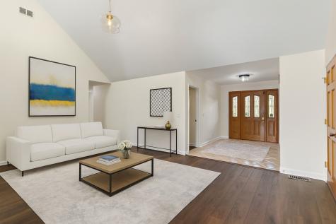 1548 Wood Creek Trail Bartlett IL 60103