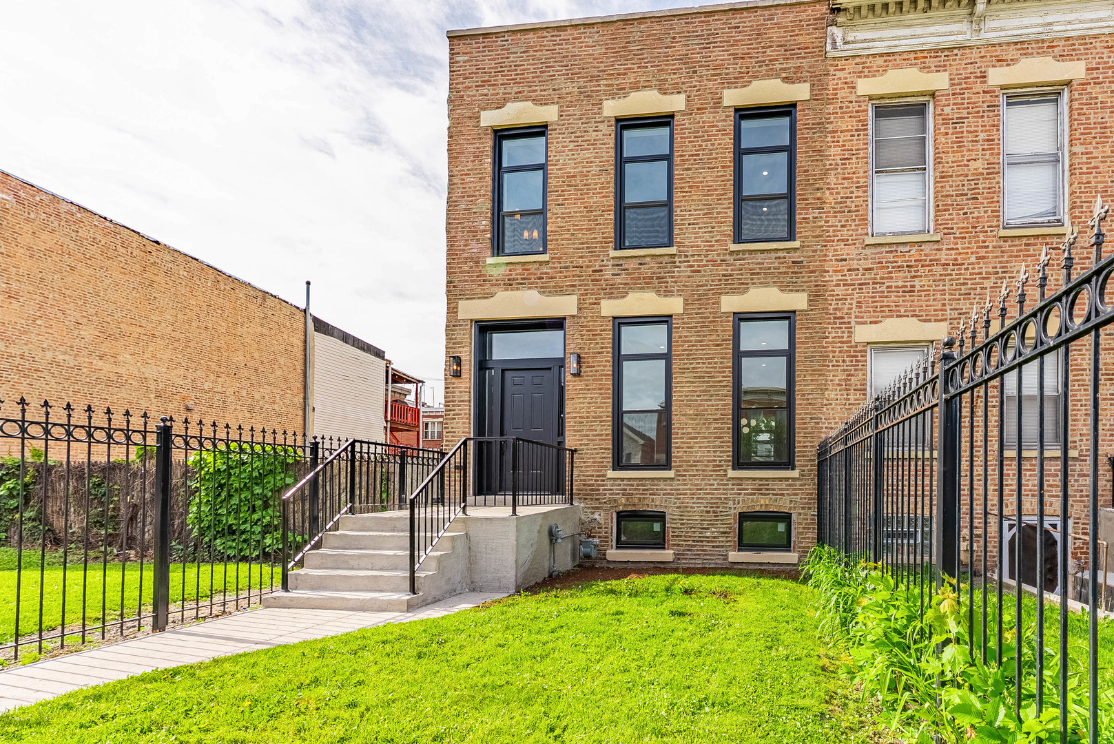2421 West Flournoy Street Chicago IL 60612