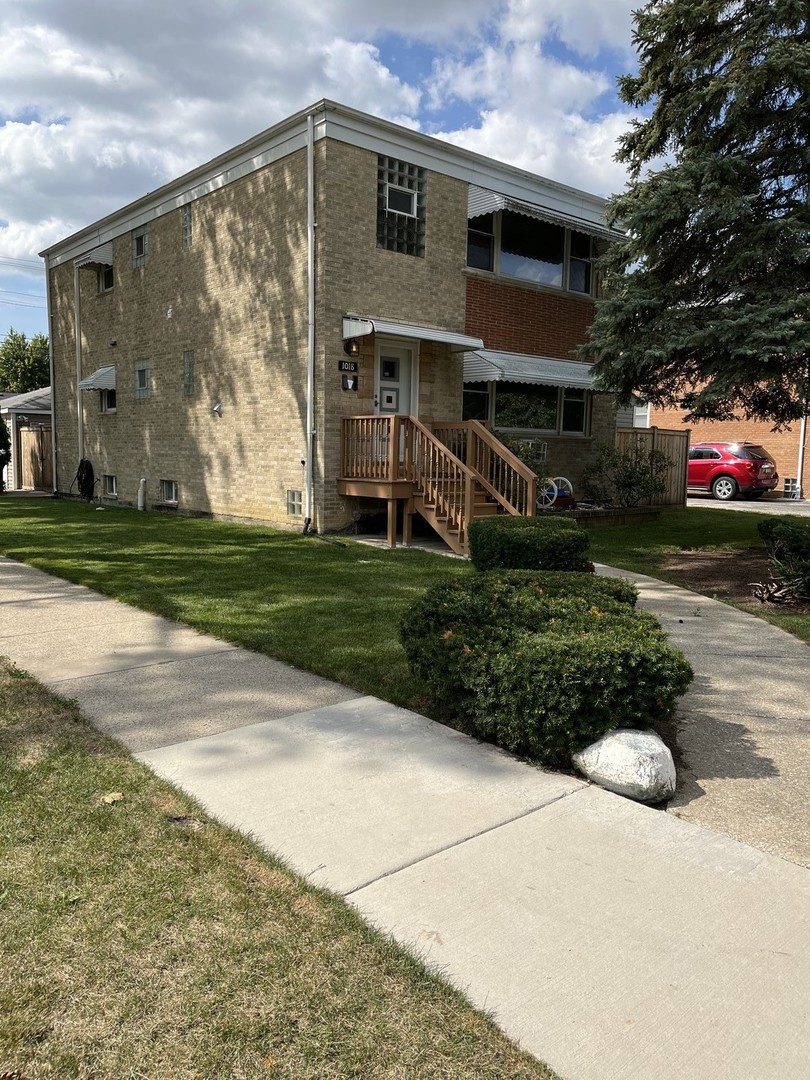 1018 East Oak Avenue La Grange Park IL 60526