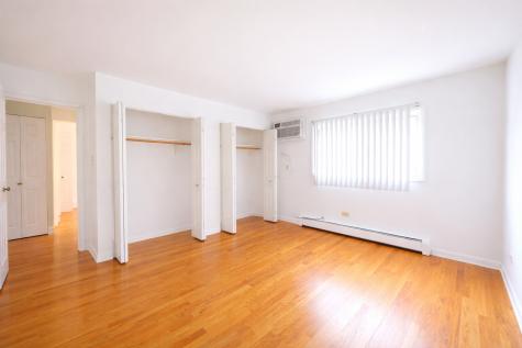 6113 West 64th Place Chicago IL 60638