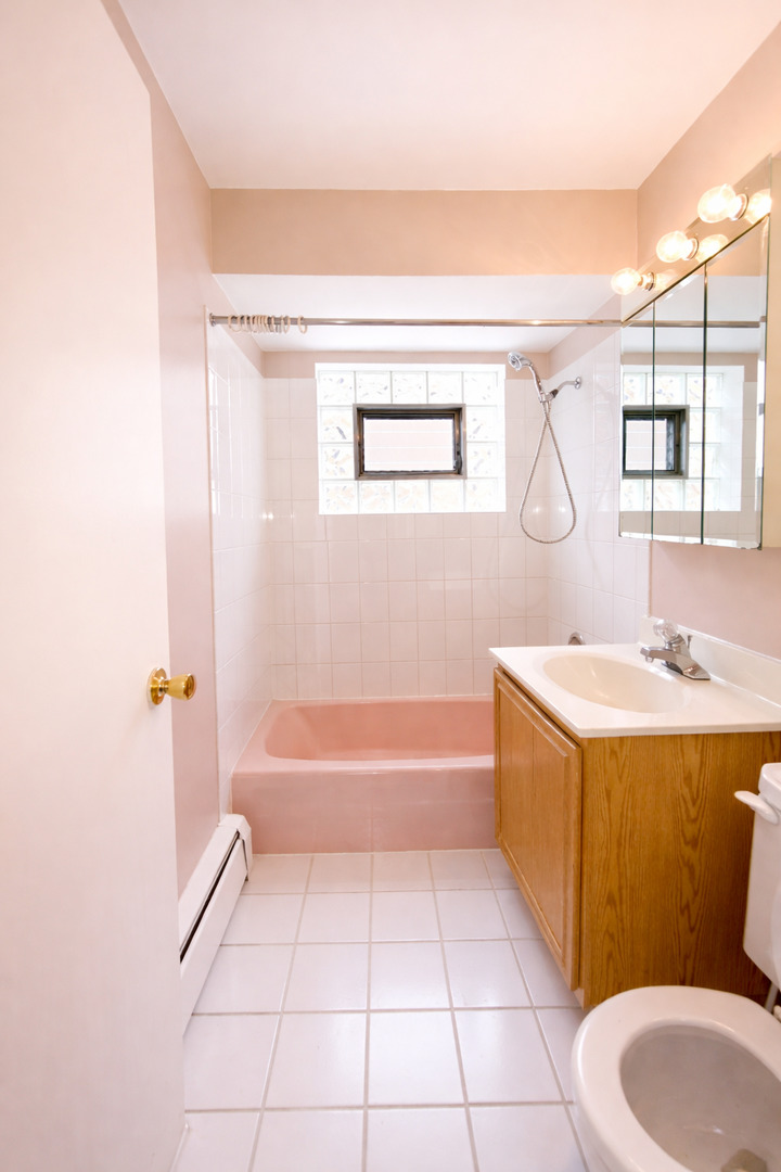 6113 West 64th Place Chicago IL 60638