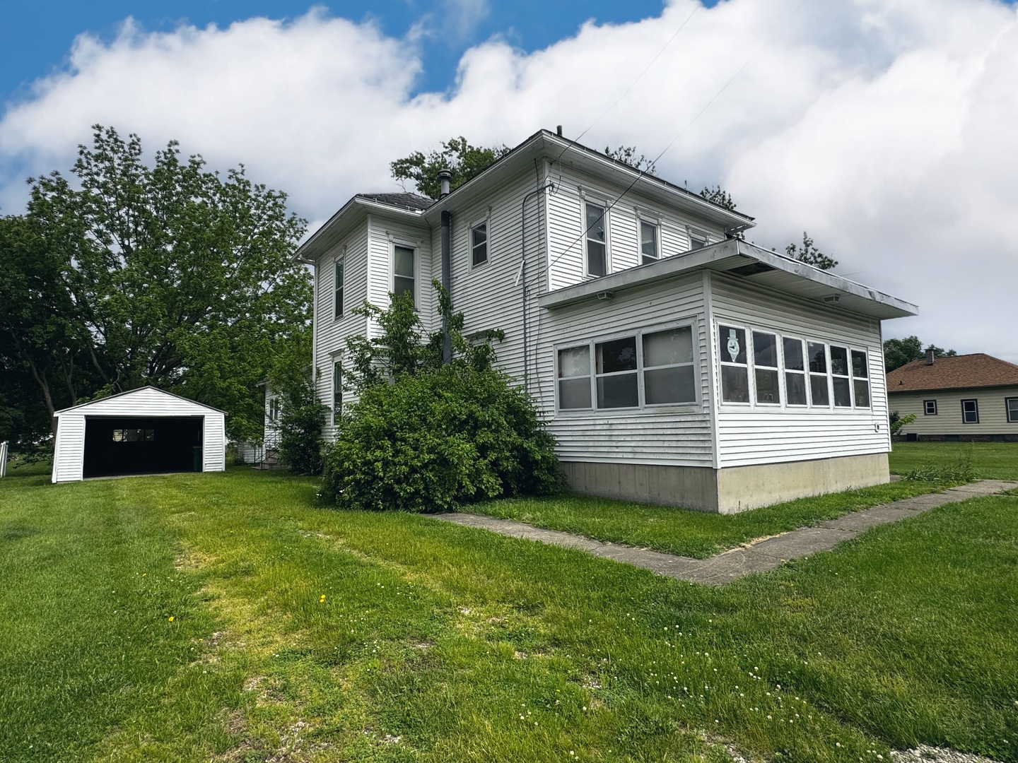 927 South Vermillion Street Streator IL 61364