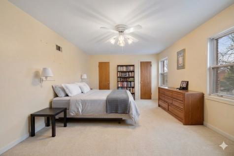 2709 West Sherwin Avenue Chicago IL 60645