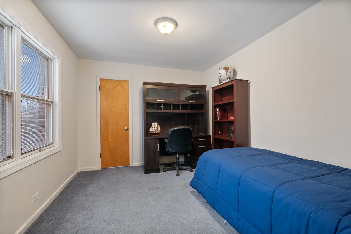 2709 West Sherwin Avenue Chicago IL 60645