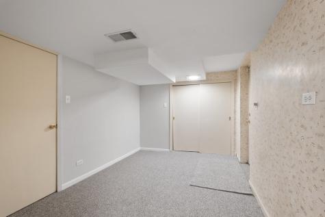 2709 West Sherwin Avenue Chicago IL 60645
