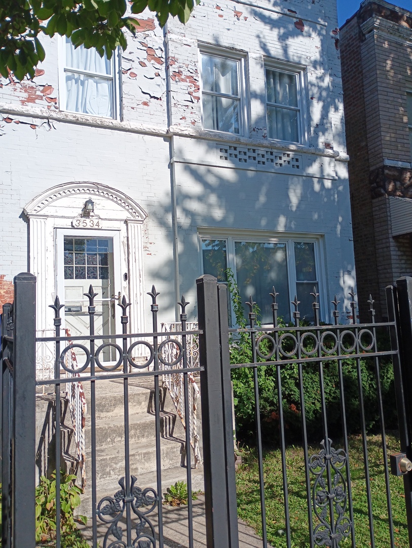 3534 West Le Moyne Street Chicago IL 60651