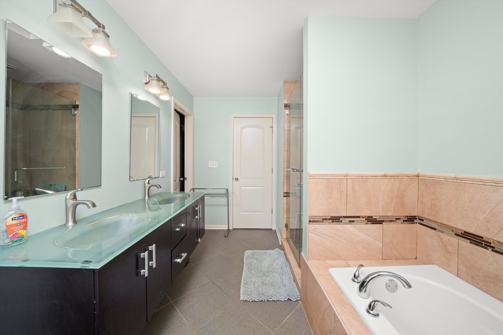 7947 South Clyde Avenue Chicago IL 60617