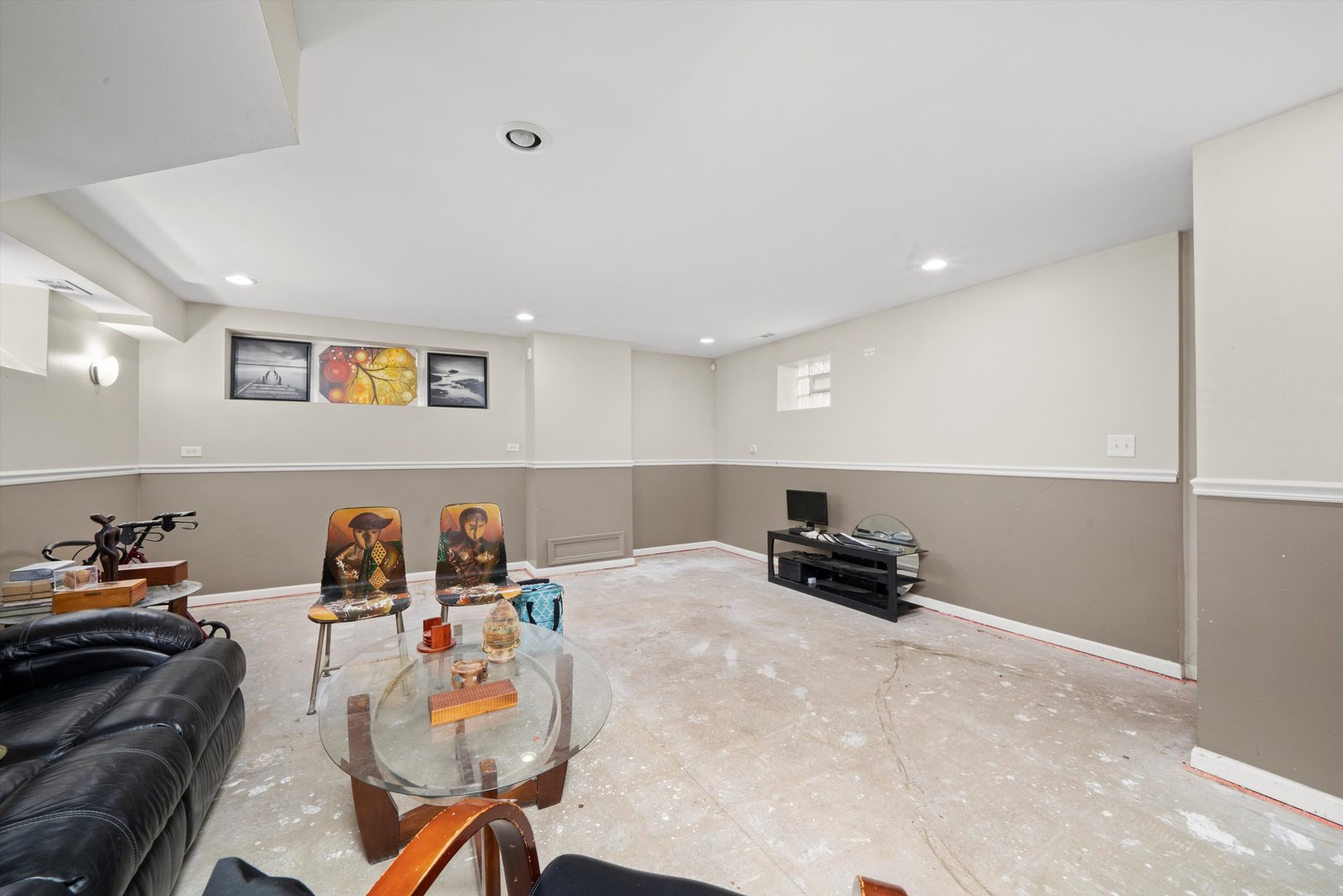 7947 South Clyde Avenue Chicago IL 60617