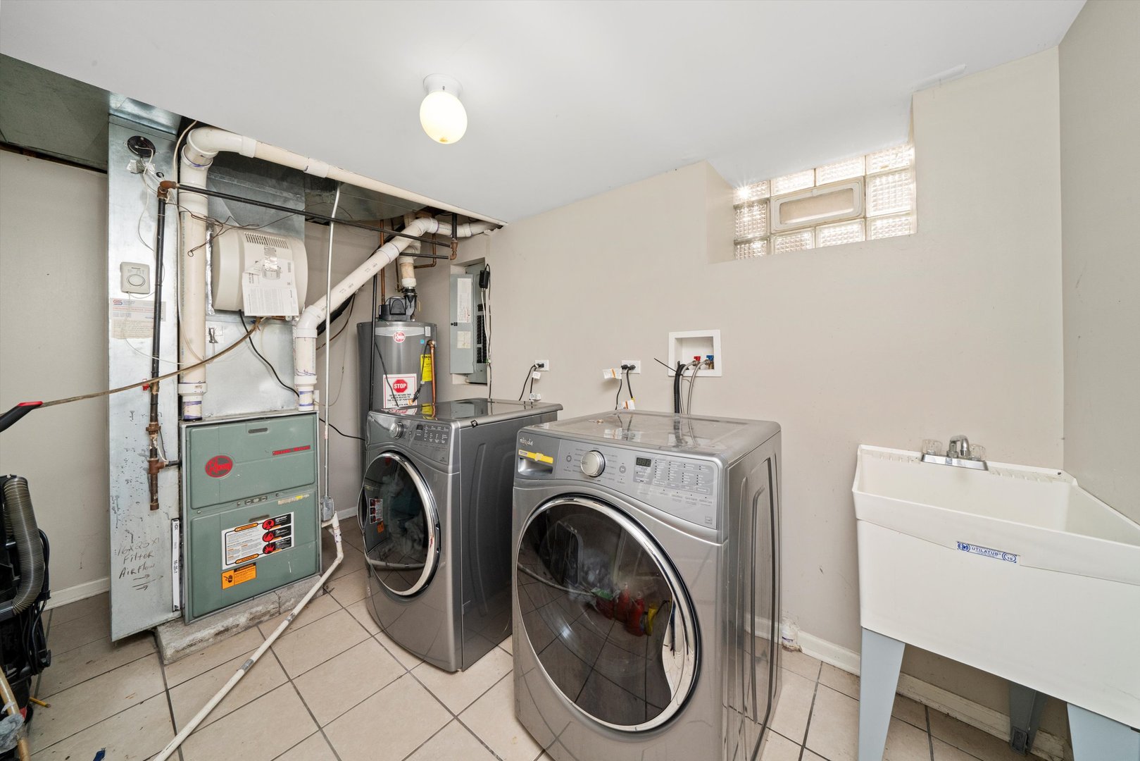 7947 South Clyde Avenue Chicago IL 60617