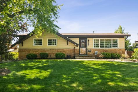 805 East Ironwood Drive Mount Prospect IL 60056