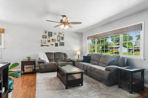 805 East Ironwood Drive Mount Prospect IL 60056