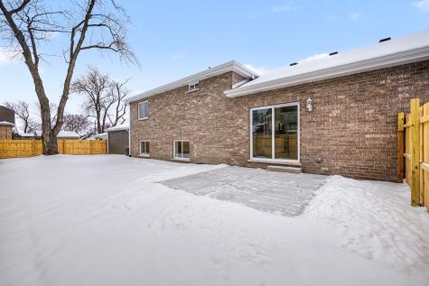8244 44TH Street Lyons IL 60534