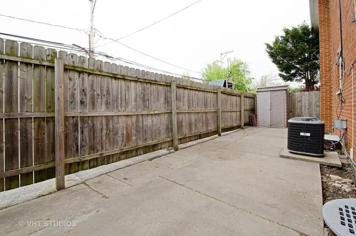 2749 West North Shore Avenue Chicago IL 60645