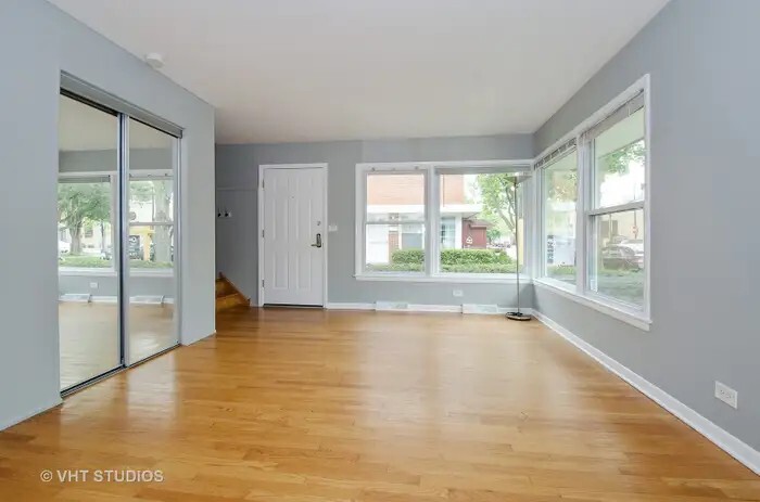 2749 West North Shore Avenue Chicago IL 60645