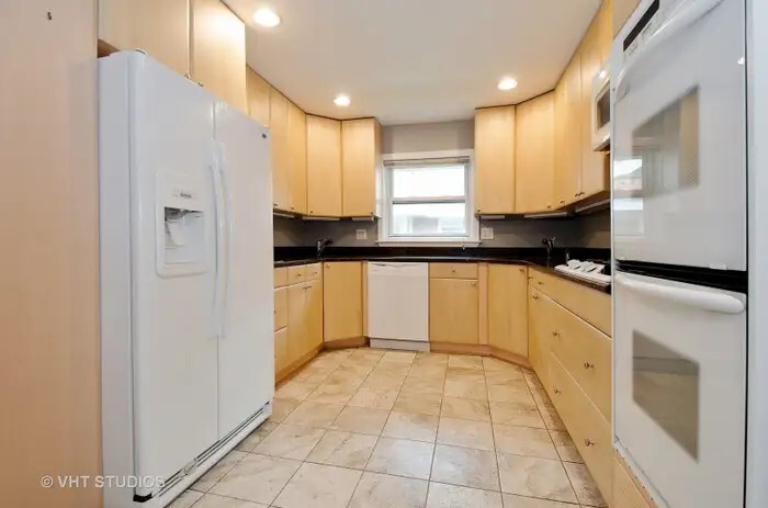 2749 West North Shore Avenue Chicago IL 60645