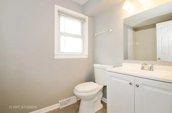 2749 West North Shore Avenue Chicago IL 60645