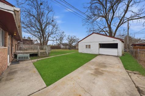 1354 Gordon Avenue Calumet City IL 60409
