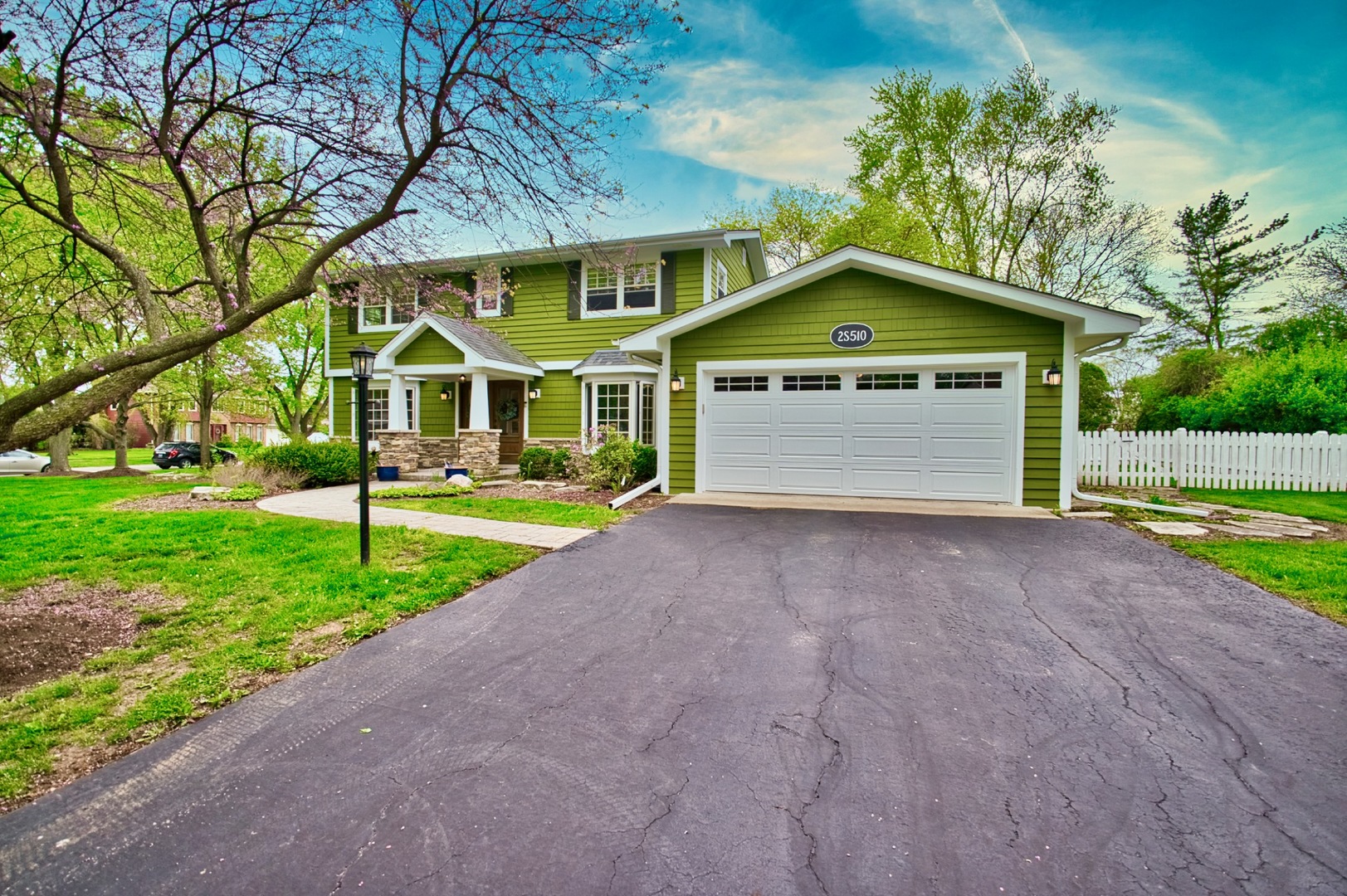 2S510 Seneca Drive Wheaton IL 60189