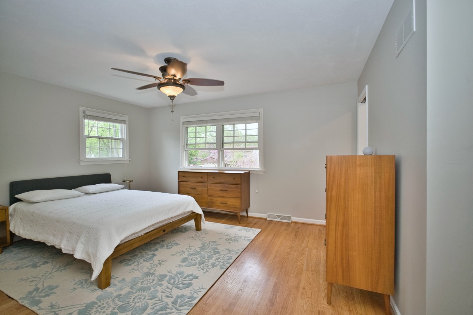 2S510 Seneca Drive Wheaton IL 60189