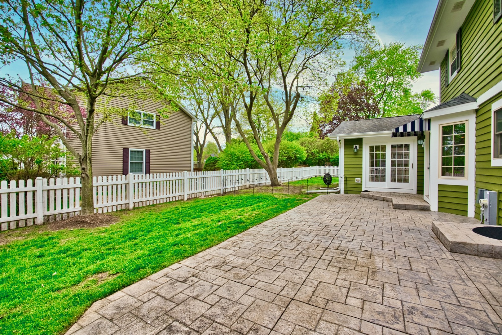 2S510 Seneca Drive Wheaton IL 60189