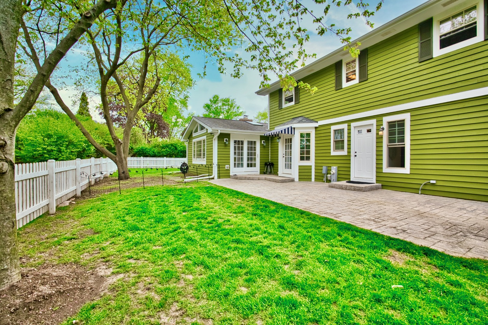 2S510 Seneca Drive Wheaton IL 60189