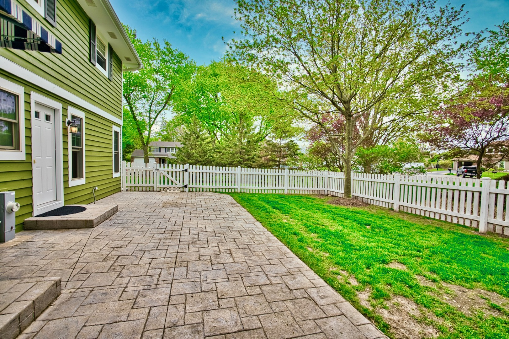 2S510 Seneca Drive Wheaton IL 60189
