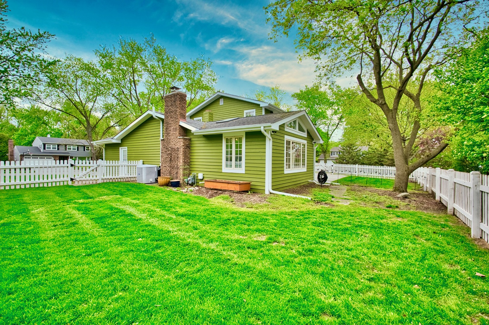 2S510 Seneca Drive Wheaton IL 60189