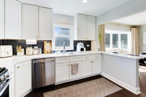 339 North Emroy Avenue Elmhurst IL 60126