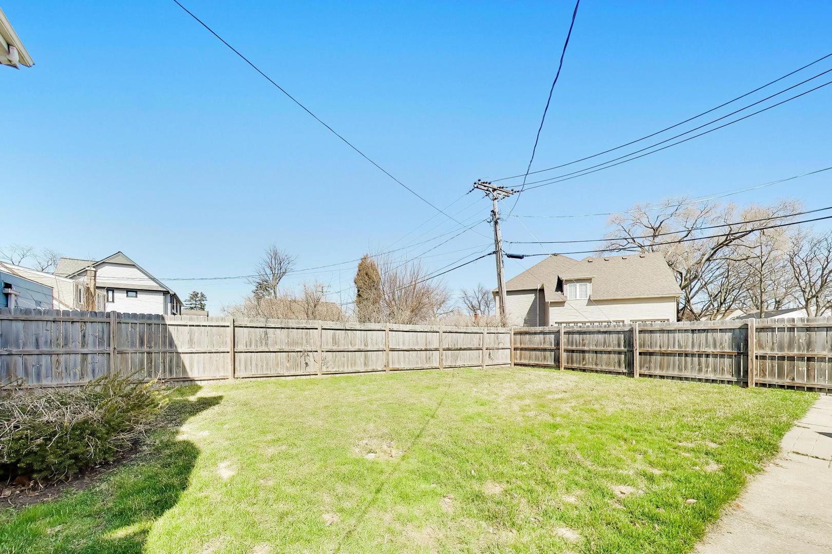339 North Emroy Avenue Elmhurst IL 60126