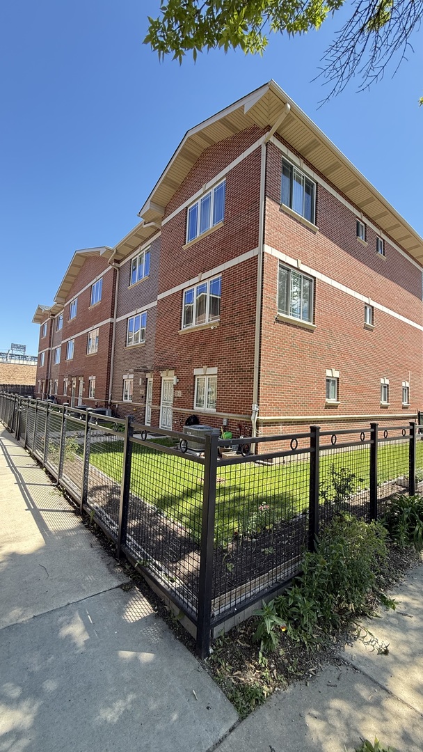 3521 South Parnell Avenue Chicago IL 60609