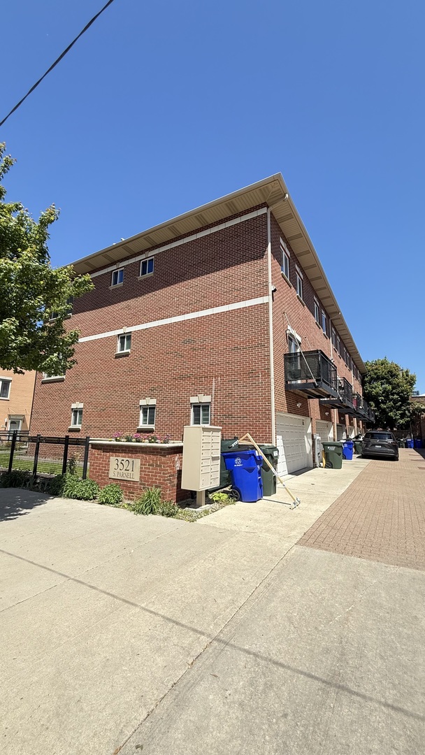 3521 South Parnell Avenue Chicago IL 60609