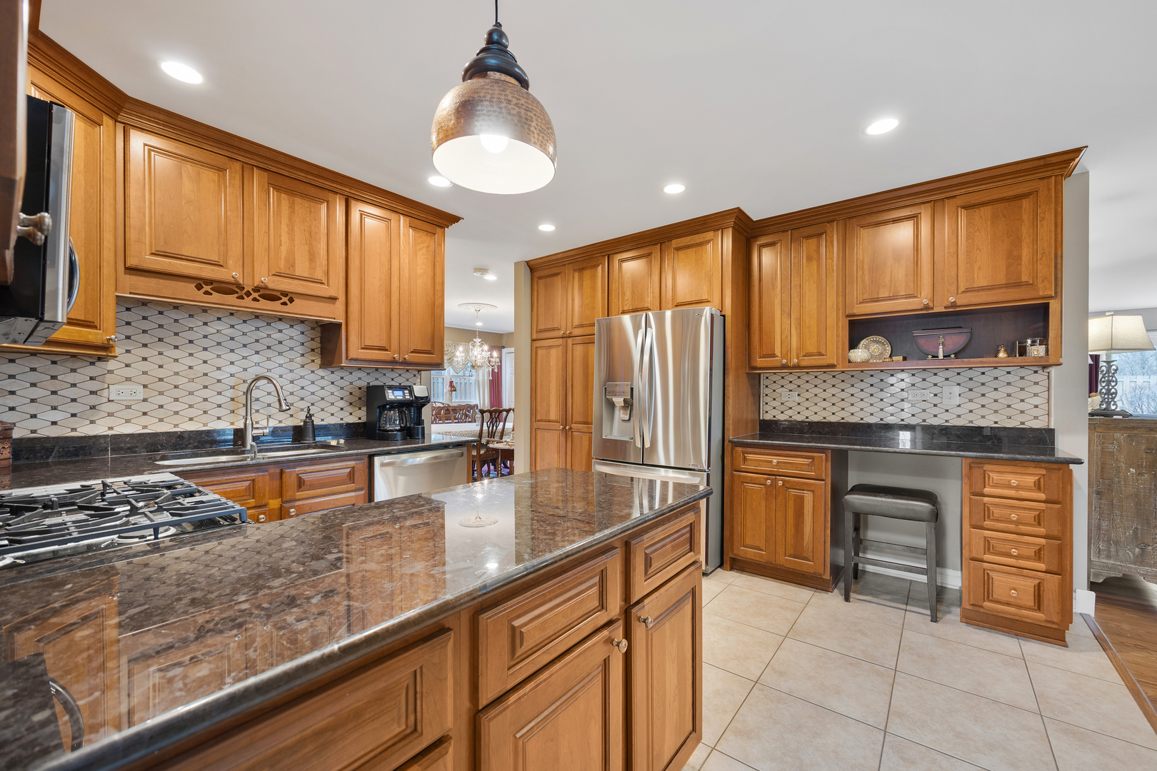 23w531 West Walnut Street Roselle IL 60172