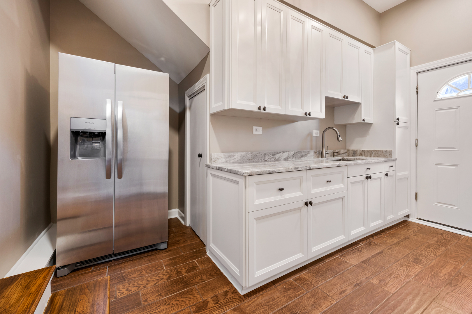 23w531 West Walnut Street Roselle IL 60172
