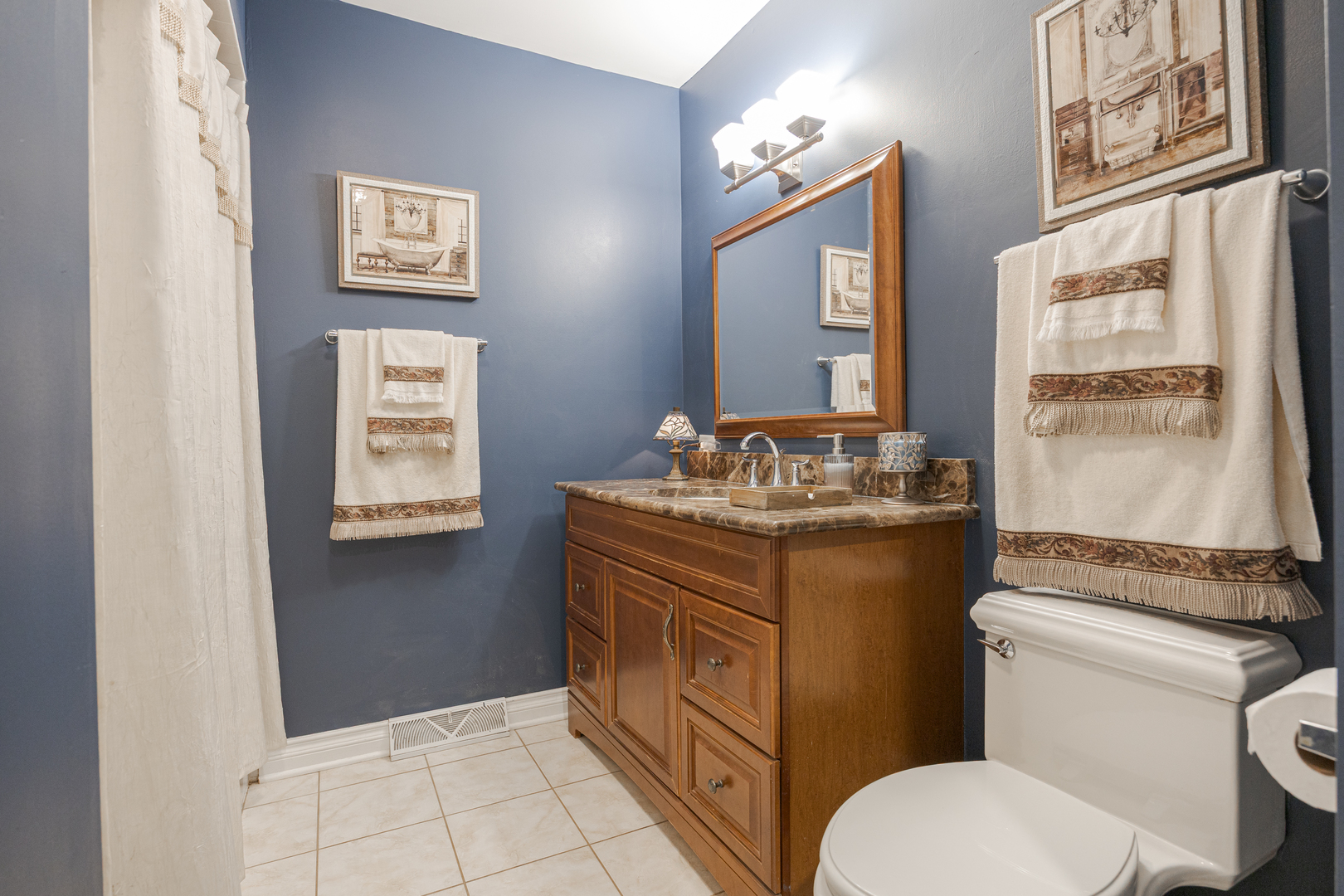 23w531 West Walnut Street Roselle IL 60172