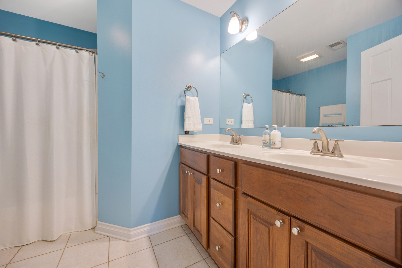 23w531 West Walnut Street Roselle IL 60172