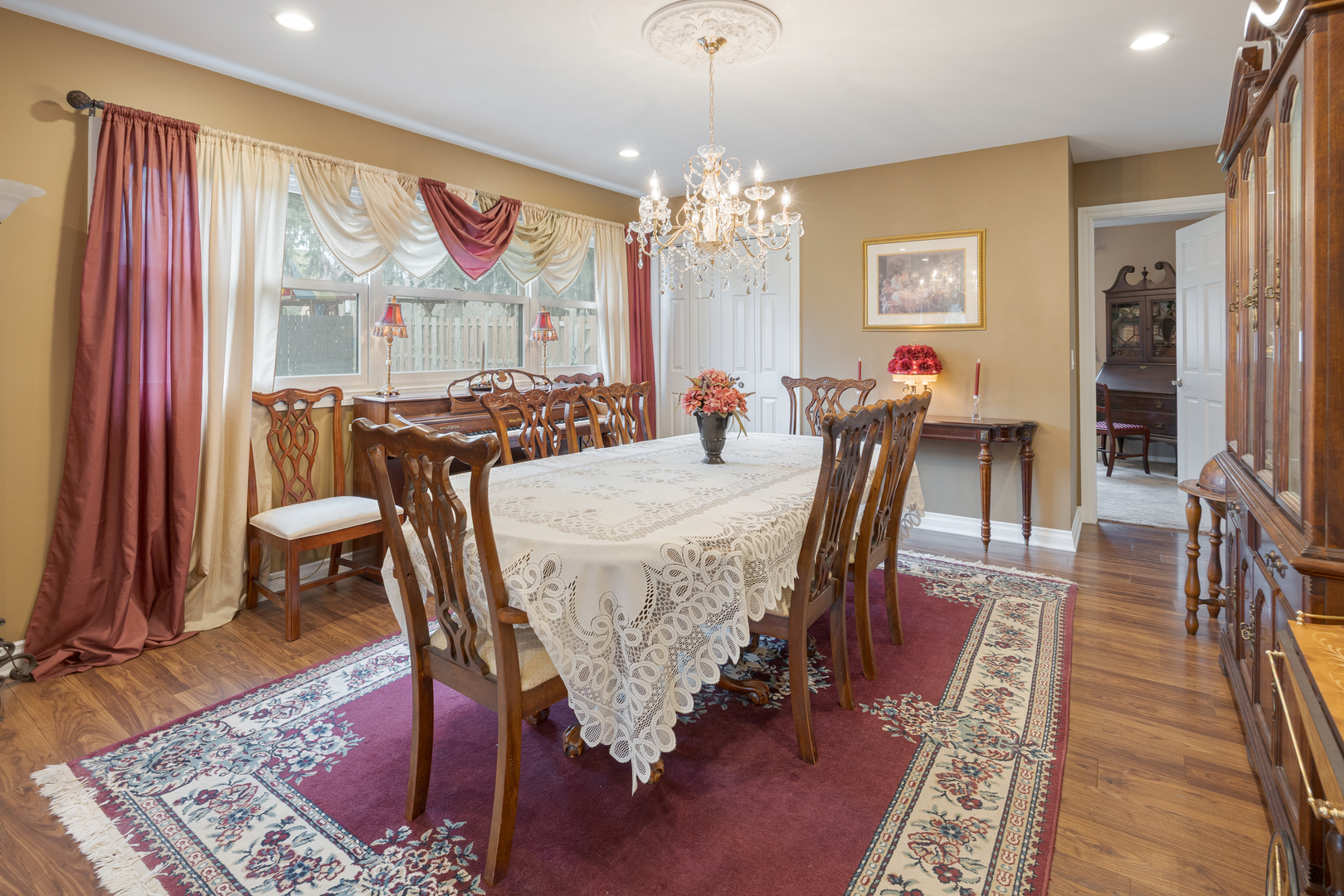 23w531 West Walnut Street Roselle IL 60172