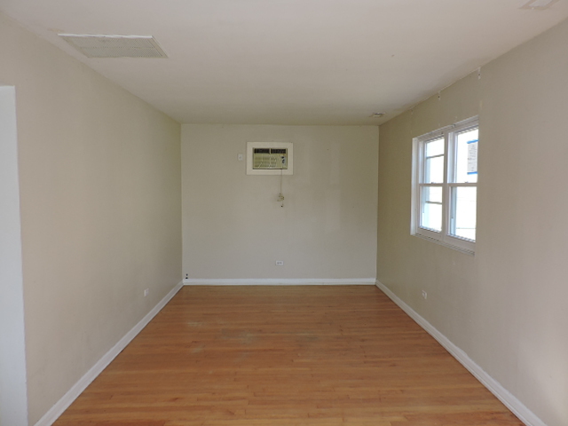 5653 West Leland Avenue Chicago IL 60630