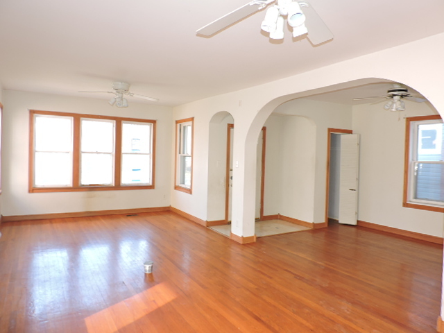 5653 West Leland Avenue Chicago IL 60630