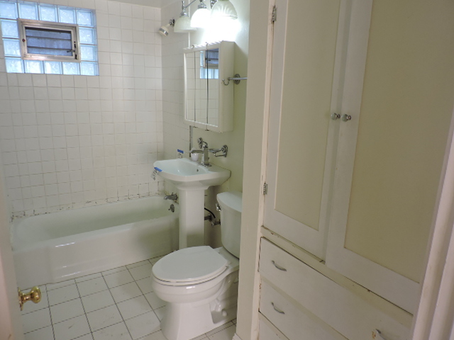 5653 West Leland Avenue Chicago IL 60630