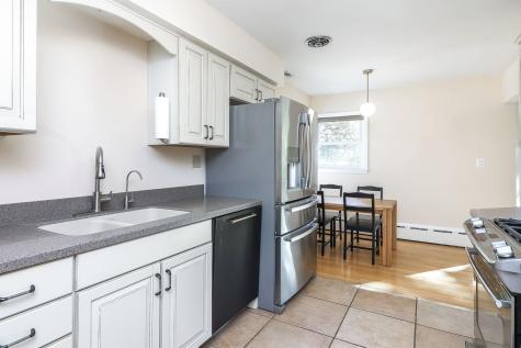 1 West Logan Street E Lemont IL 60439