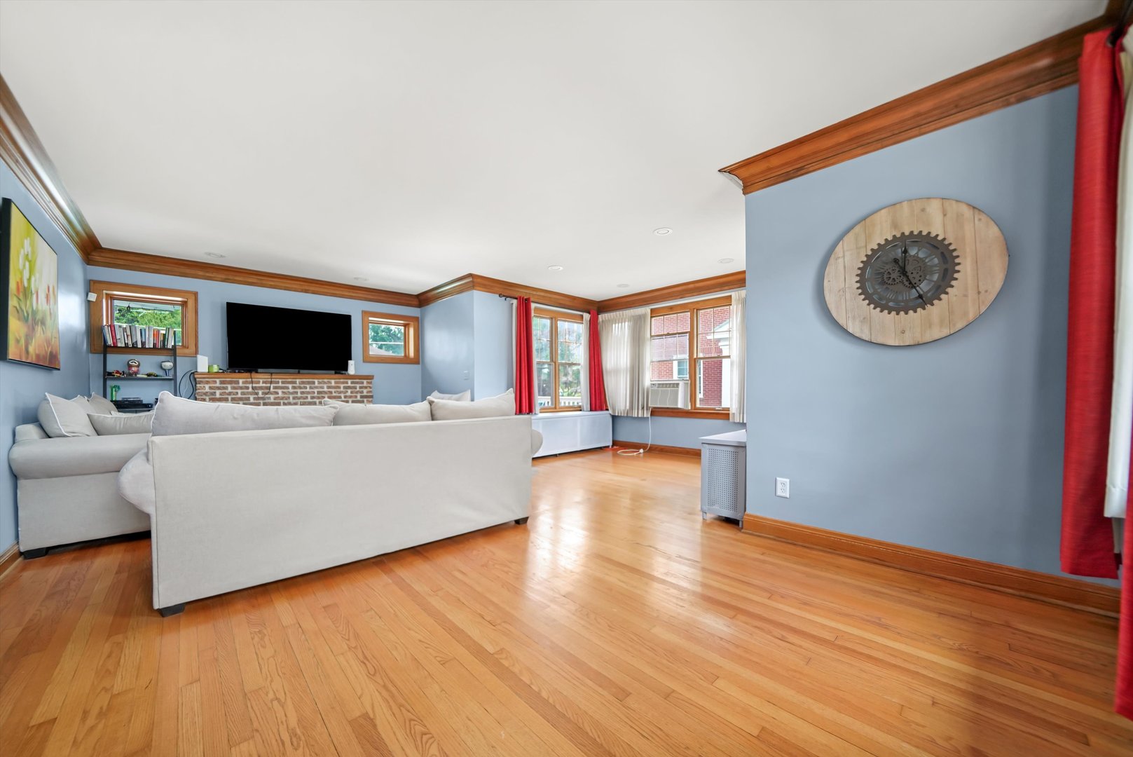 10433 South Leavitt Street Chicago IL 60643