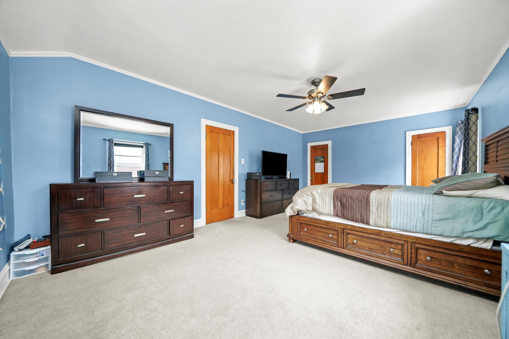 10433 South Leavitt Street Chicago IL 60643