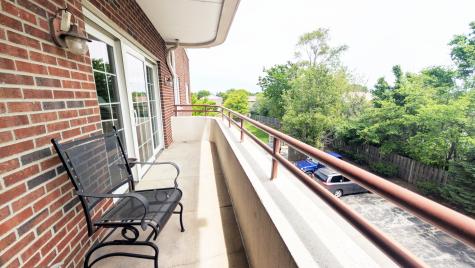 706 63RD Street Westmont IL 60559
